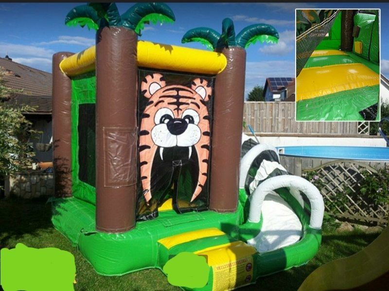 Dschungelhüpfburg mit einem Tiger auf der Vorderseite
