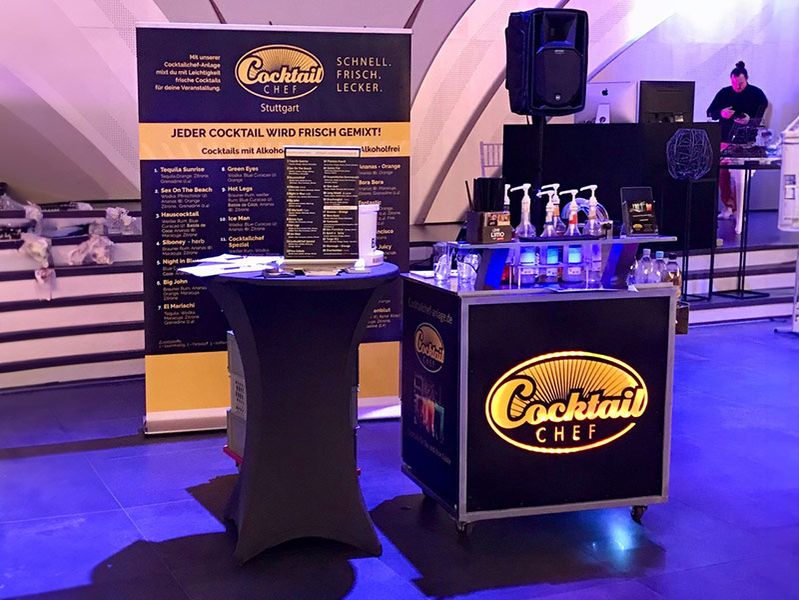 Cocktailmaschine mit Display auf einer Messe