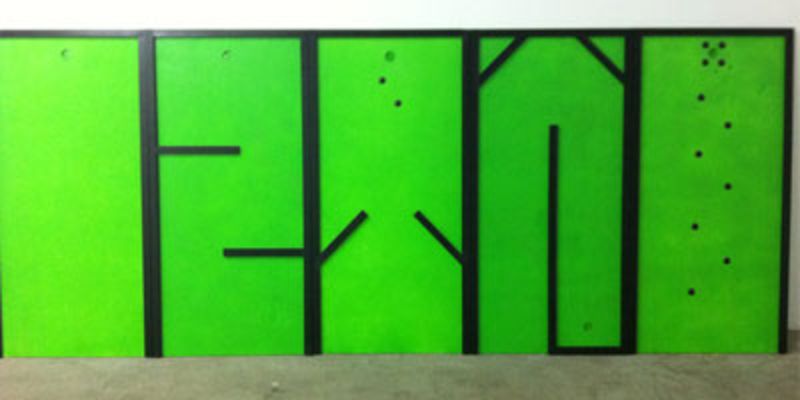 Fünf Flummigolf Bahnen nebeneinander